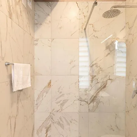 Leopoldo Lägenhet *